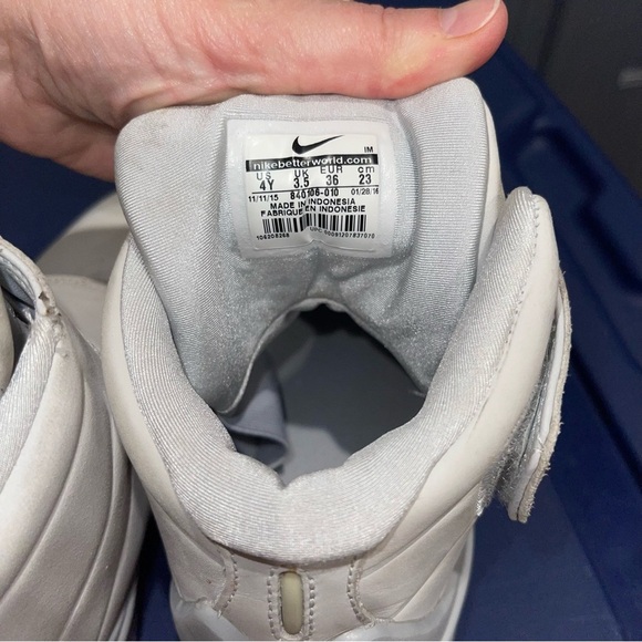 NIKE 840106-010 YOUTH UNISEX SHOES SNEAKERS OFF WHITE LIGHT GRAY LEATHER SZ 4Y - Picture 8 of 8